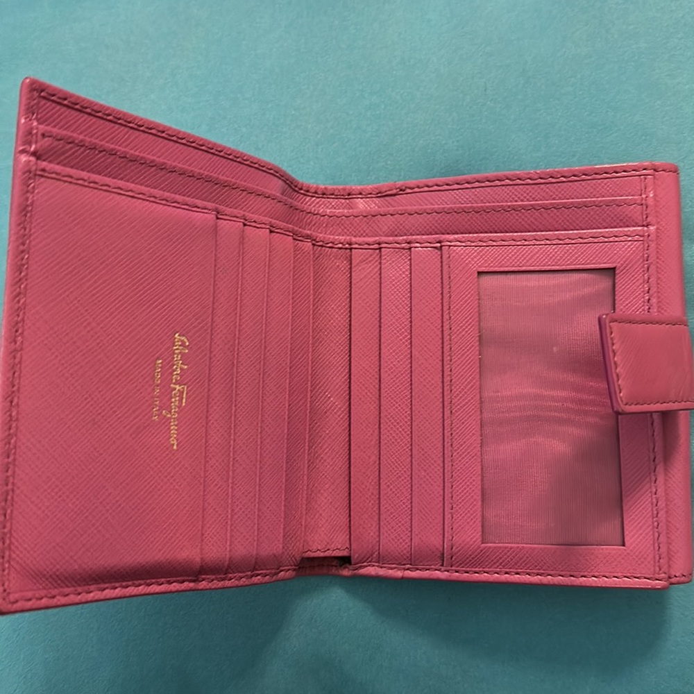 Salvatore Ferragamo pink trifold wallet - Picture 4 of 7